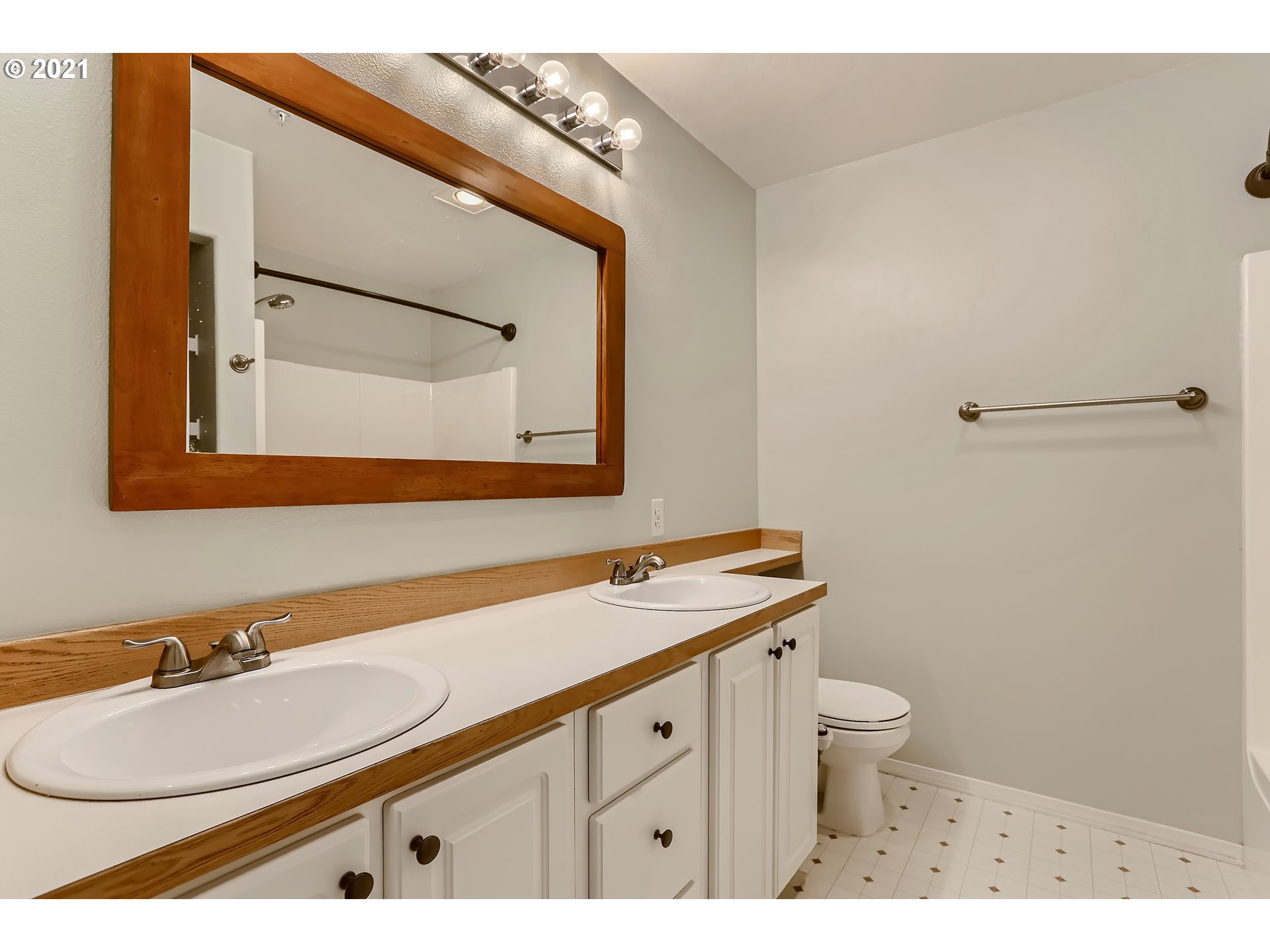 14130 Southwest Barrows Road, Unit 4 Tigard, OR 97223 - Photo 19 of 32 Gallery Image 19