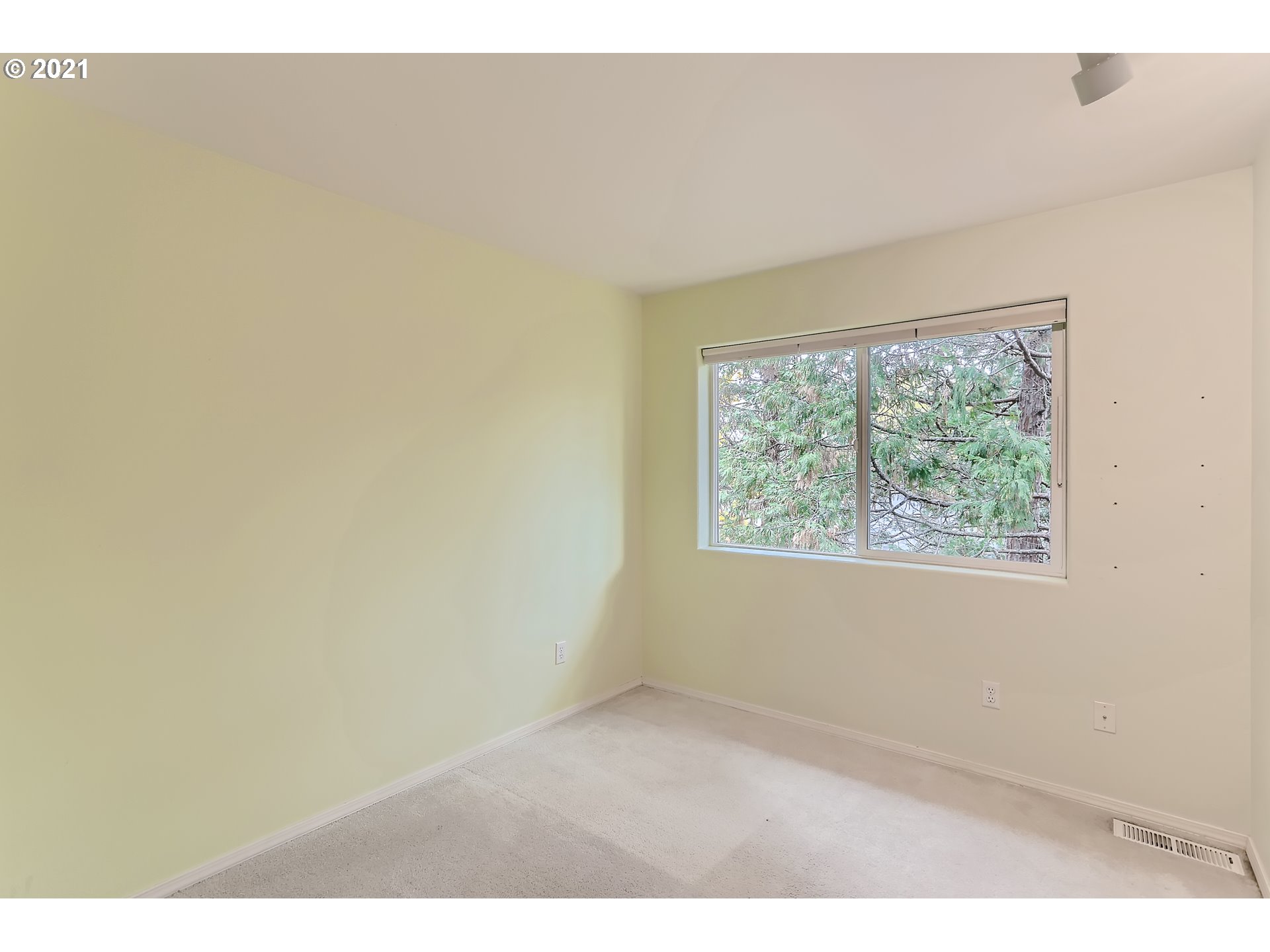 14130 Southwest Barrows Road, Unit 4 Tigard, OR 97223 - Photo 23 of 32 Gallery Image 23