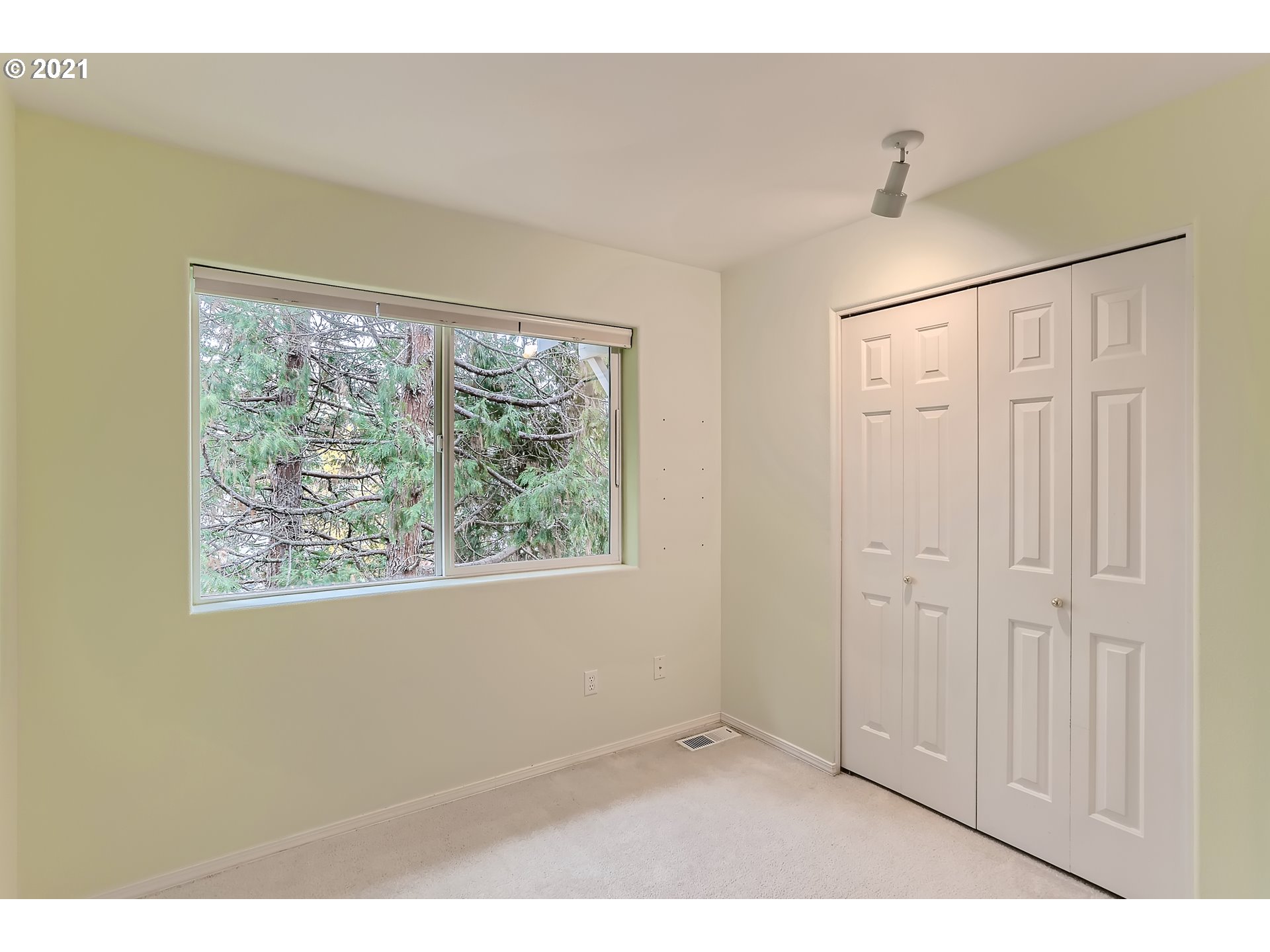 14130 Southwest Barrows Road, Unit 4 Tigard, OR 97223 - Photo 24 of 32 Gallery Image 24
