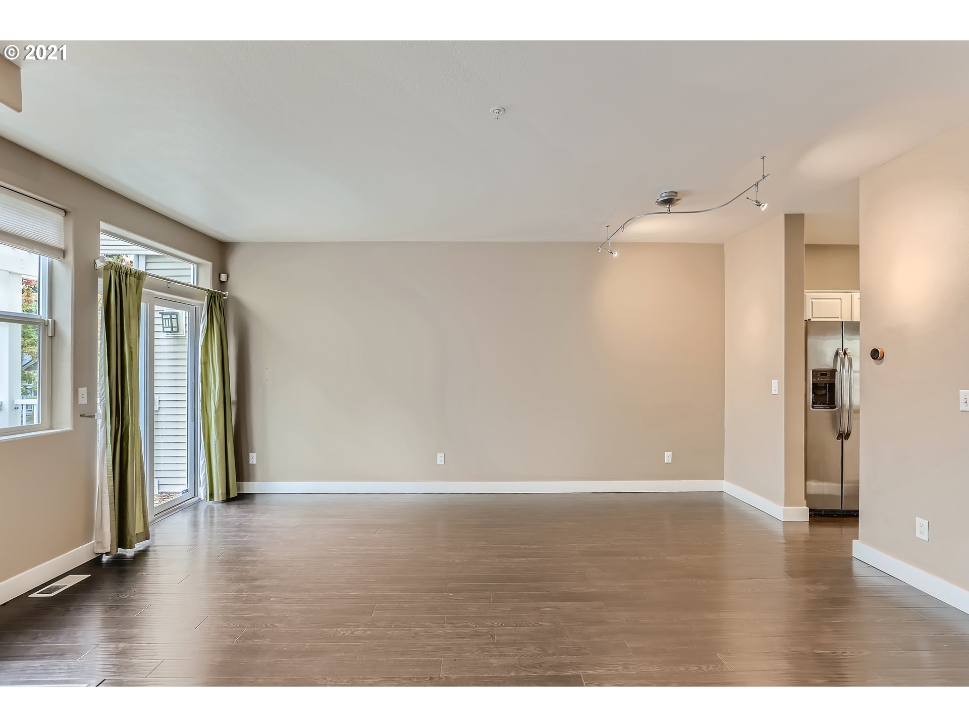 14130 Southwest Barrows Road, Unit 4 Tigard, OR 97223 - Photo 8 of 32 Gallery Image 8