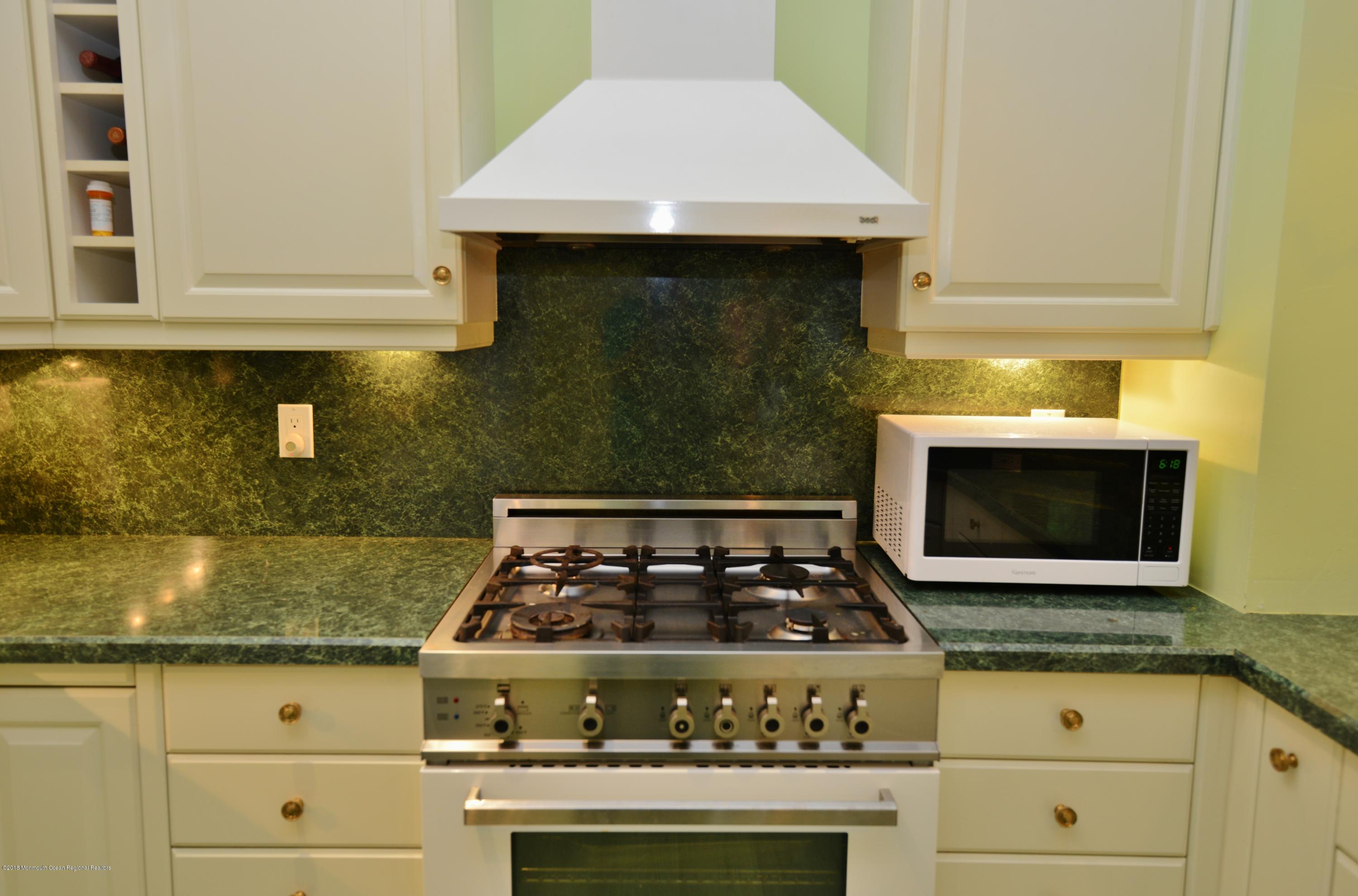 245 Red Hill Road Middletown, NJ 07748 - Photo 26 of 37 DSC_9697