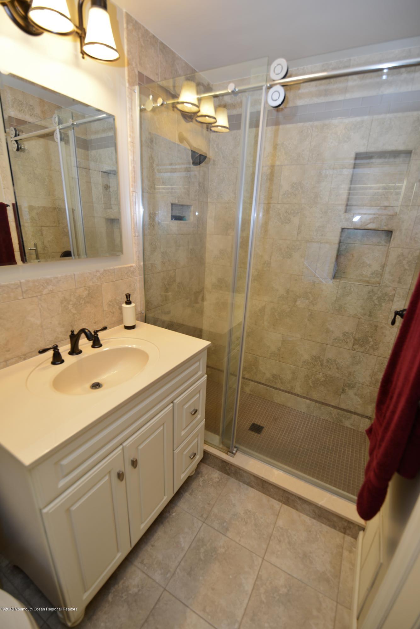245 Red Hill Road Middletown, NJ 07748 - Photo 33 of 37 DSC_9710