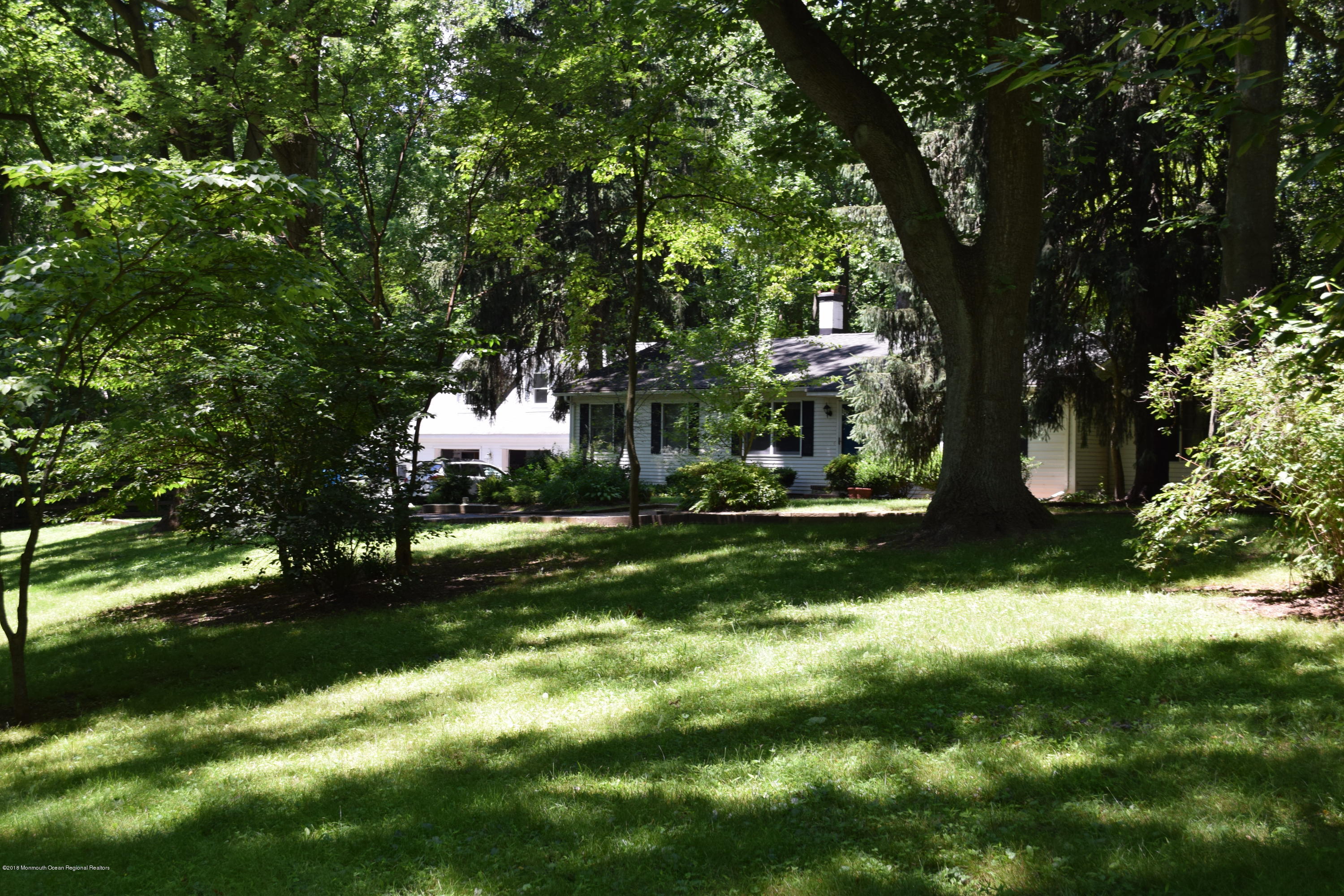 245 Red Hill Road Middletown, NJ 07748 - Photo 4 of 37 DSC_0021