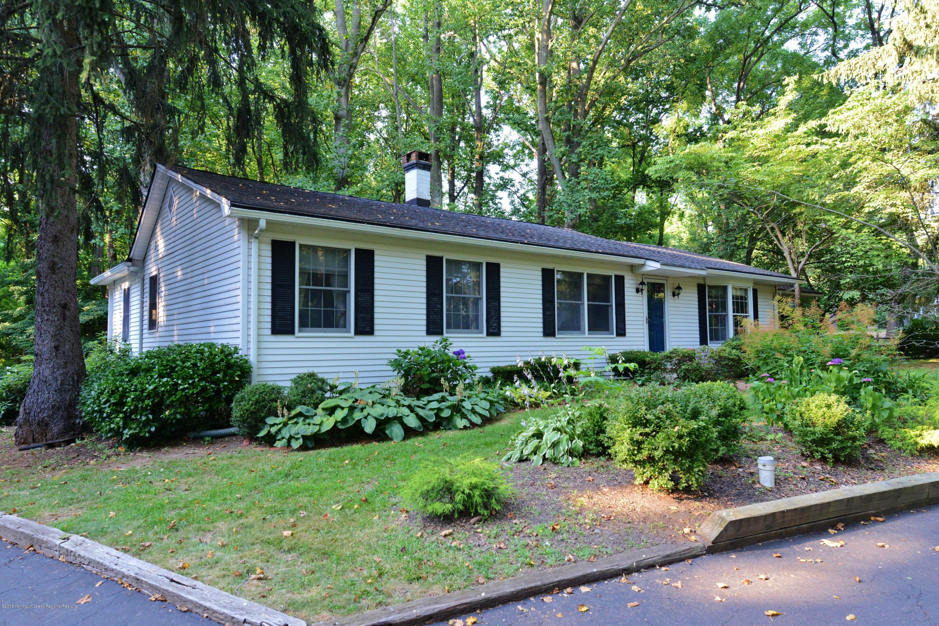 245 Red Hill Road Middletown, NJ 07748 - Photo 5 of 37 DSC_9659