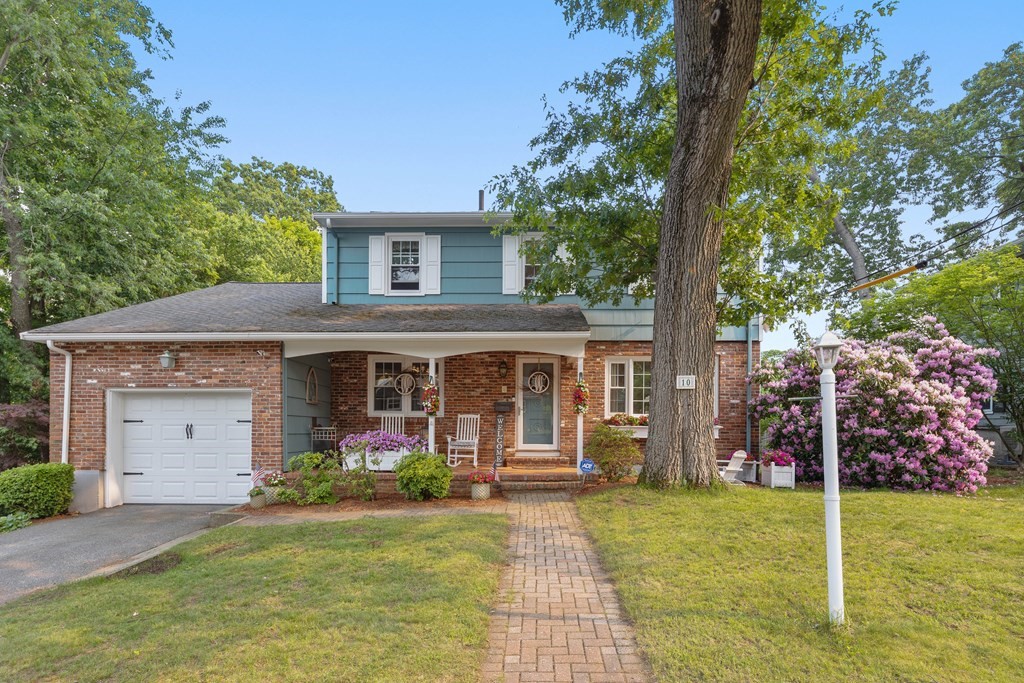 10 Hillcrest Road Wakefield, MA 01880 - Photo 1 of 42 Gallery Image 1
