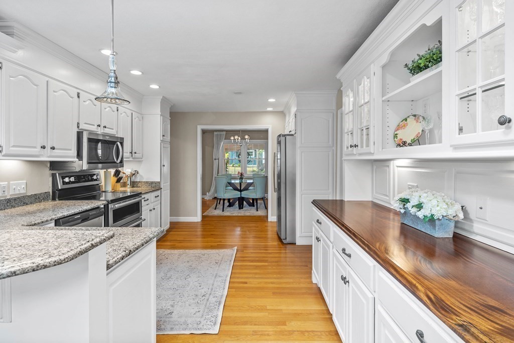 10 Hillcrest Road Wakefield, MA 01880 - Photo 13 of 42 Gallery Image 13