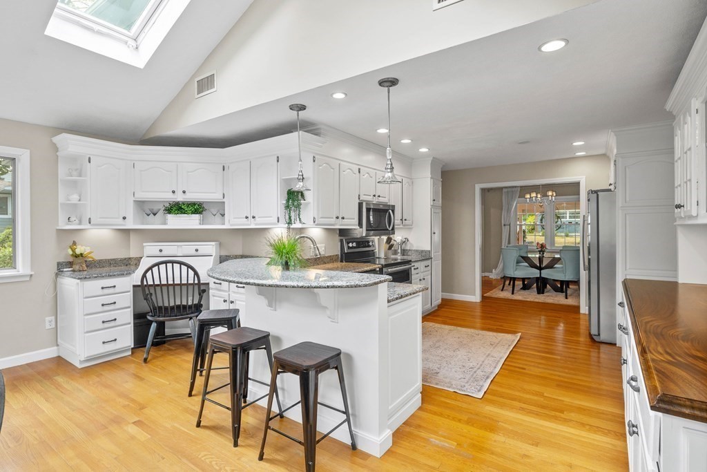 10 Hillcrest Road Wakefield, MA 01880 - Photo 17 of 42 Gallery Image 17