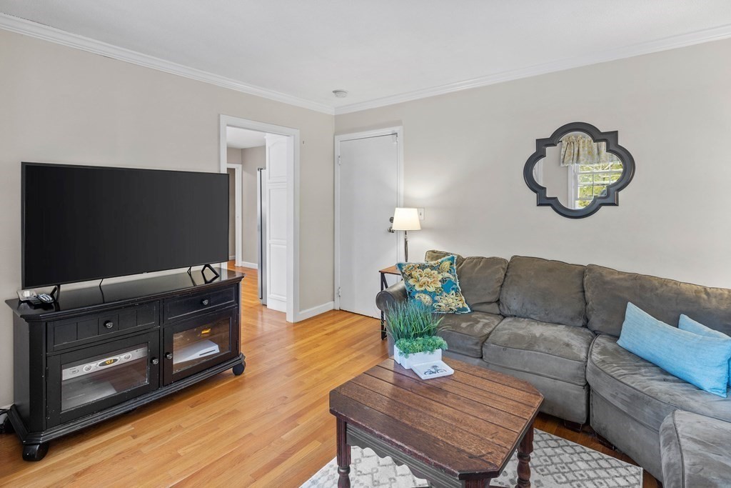 10 Hillcrest Road Wakefield, MA 01880 - Photo 19 of 42 Gallery Image 19