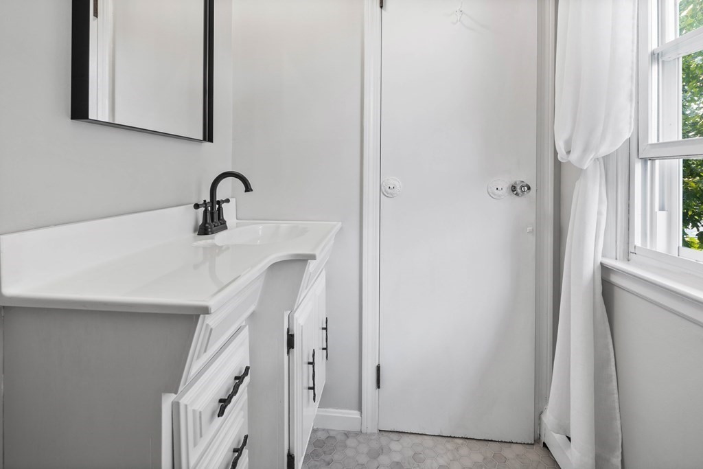 10 Hillcrest Road Wakefield, MA 01880 - Photo 23 of 42 Gallery Image 23