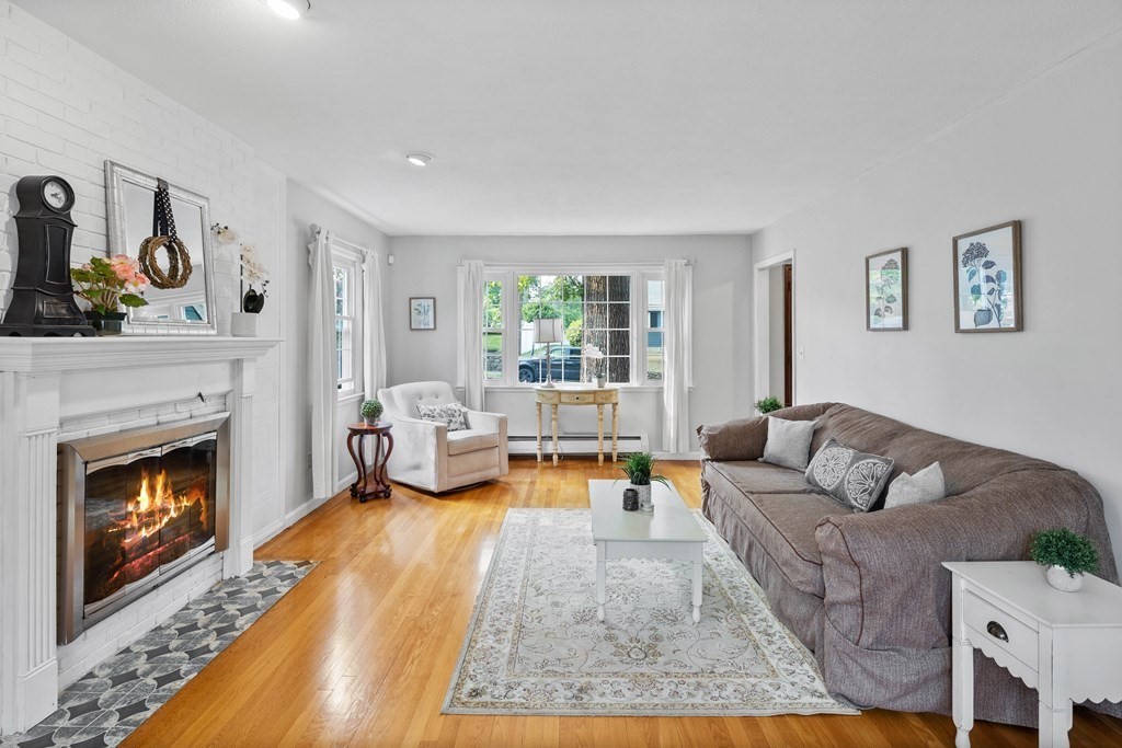 10 Hillcrest Road Wakefield, MA 01880 - Photo 6 of 42 Gallery Image 6