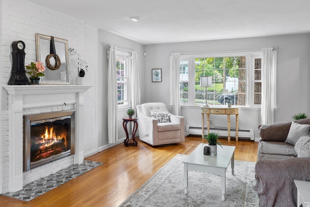 10 Hillcrest Road Wakefield, MA 01880 - Photo 7 of 42 Gallery Image 7