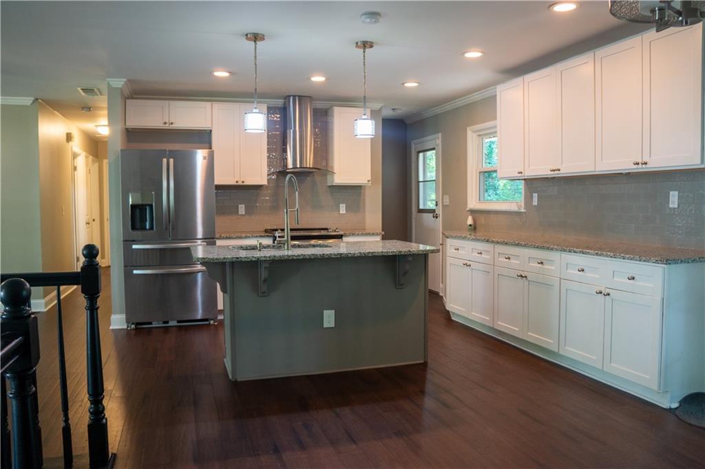 2465 Spring Drive Smyrna, GA 30080 - Photo 7 of 40