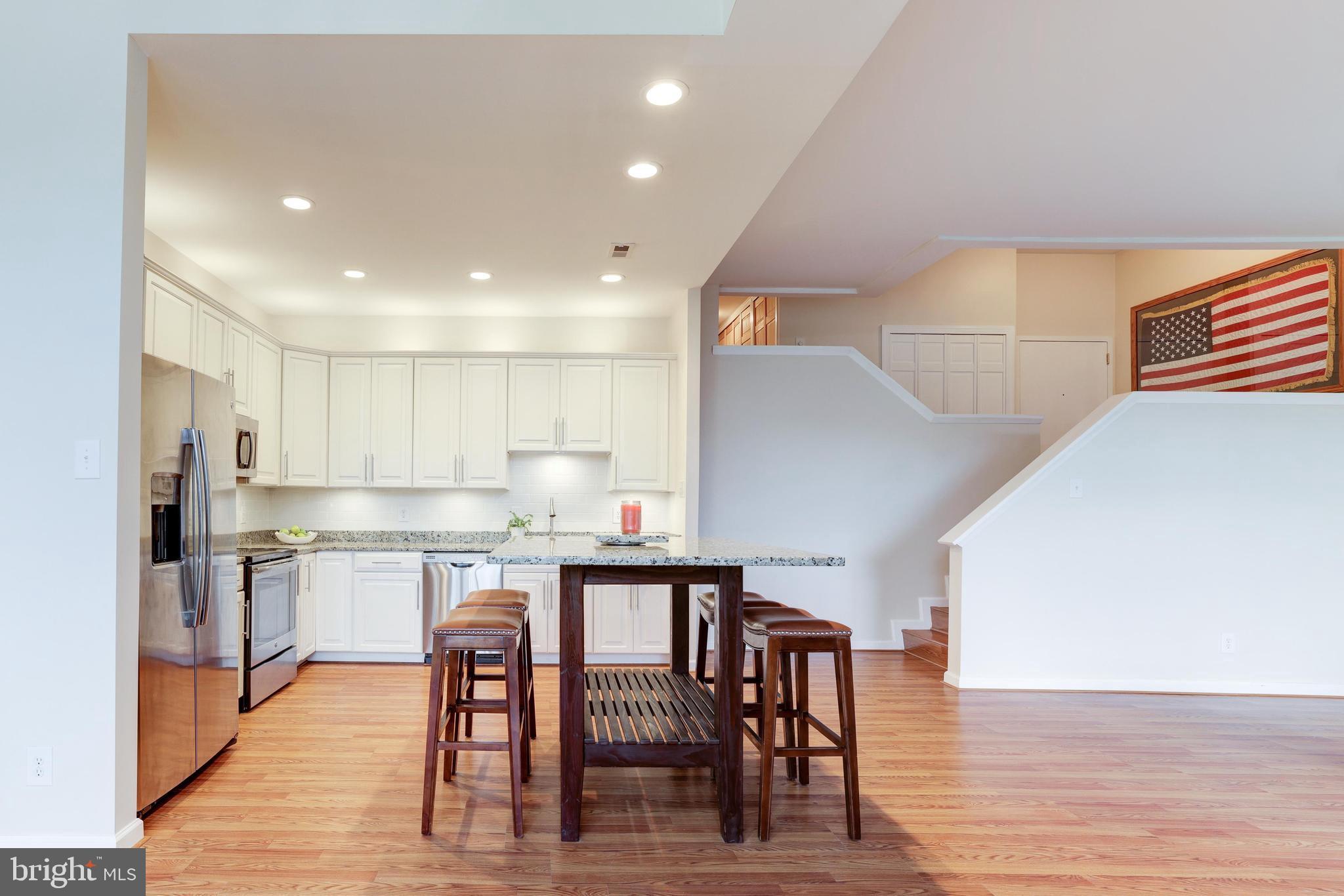 2122 Green Watch Way, Unit 10/101A Reston, VA 20191 - Photo 16 of 34 Dramatic 9ft. ceilings!