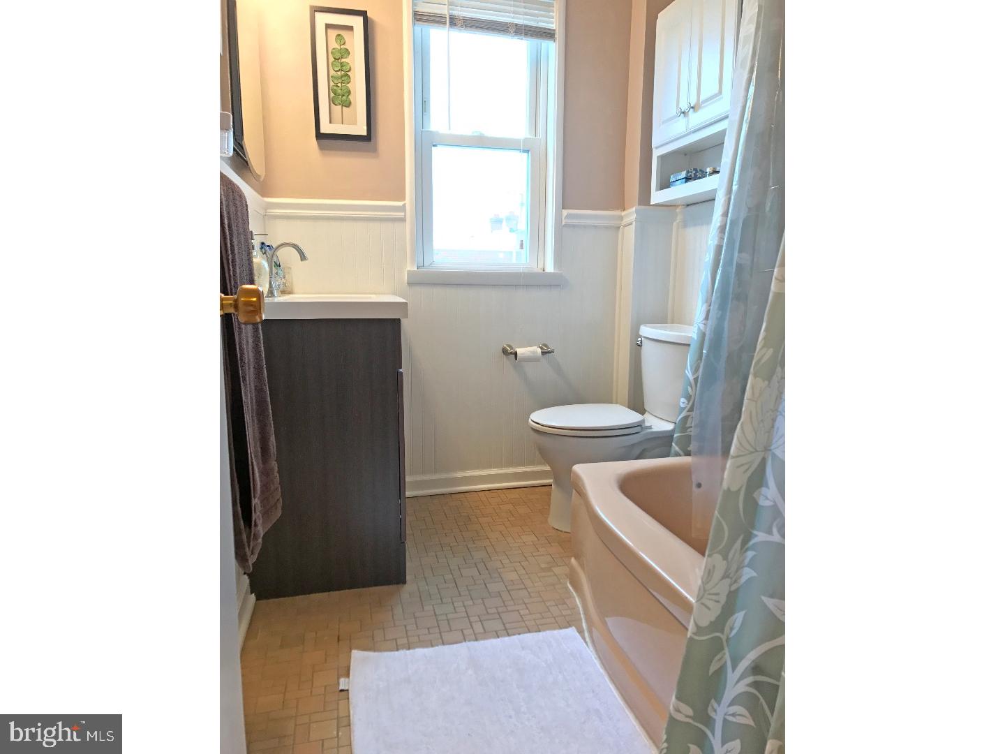 5444 Quentin Street Philadelphia, PA 19128 - Photo 17 of 22 Bathroom