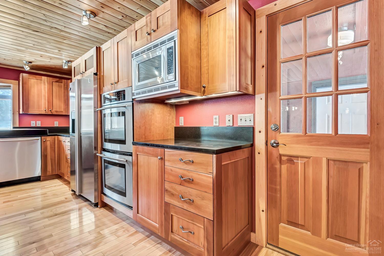 15676 Trapper Point Road Sisters, OR 97759 - Photo 8 of 25 Additional Photo