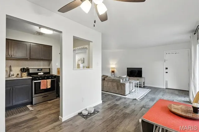 $89,000 | 6935 Colonial Woods Drive, Unit 23, St. Louis, MO 63129