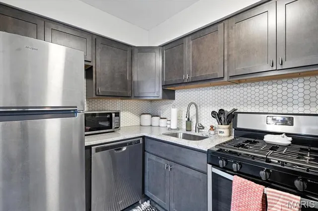 $89,000 | 6935 Colonial Woods Drive, Unit 23, St. Louis, MO 63129