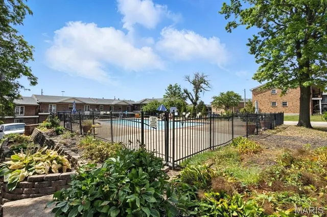 $89,000 | 6935 Colonial Woods Drive, Unit 23, St. Louis, MO 63129