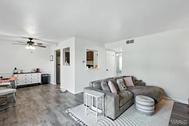 $89,000 | 6935 Colonial Woods Drive, Unit 23, St. Louis, MO 63129