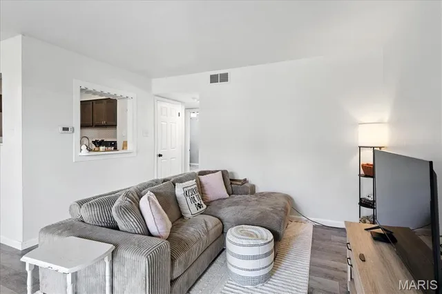 $89,000 | 6935 Colonial Woods Drive, Unit 23, St. Louis, MO 63129