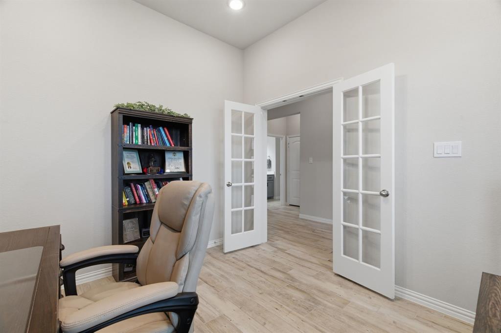 1117 Springfield Road Springtown, TX 76082 - Photo 17 of 40 a view of a livingroom with furniture and closet