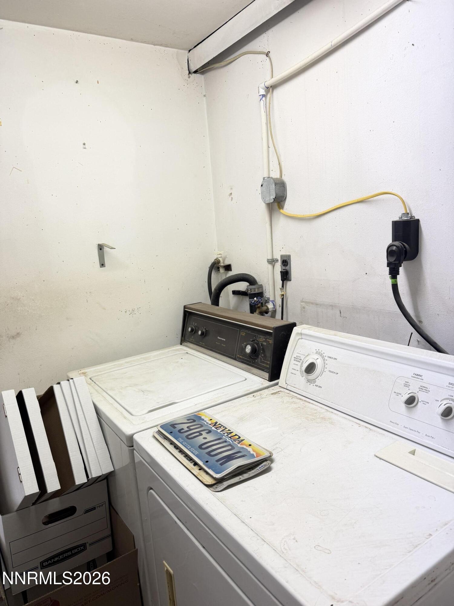 6 Ketten Road Tonopah, NV 89049 - Photo 43 of 49 a bedroom with a bed and a dresser