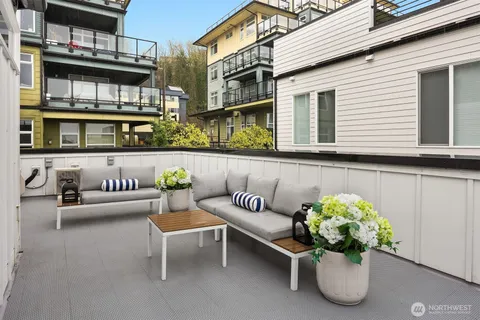 $837,000 | 2005 Dexter Avenue North, Unit B, Seattle, WA 98109