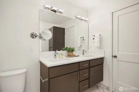 $837,000 | 2005 Dexter Avenue North, Unit B, Seattle, WA 98109