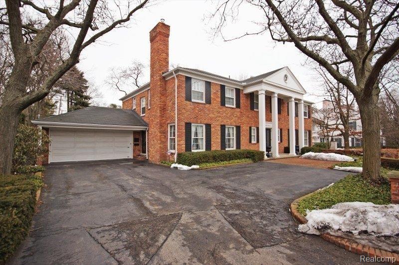 44 Kerby Road Grosse Pointe, MI 48236 - Photo 2 of 25 DSC02614.JPG