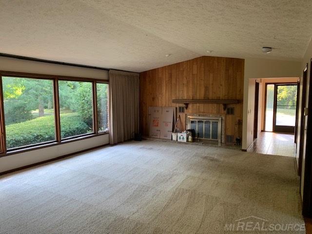 890 East Romeo Road Oakland, MI 48363 - Photo 11 of 30 50021536-10.JPG