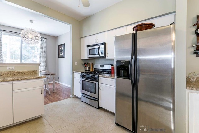 183 Northlight Passe Lake In The Hills, IL 60156 - Photo 4 of 23