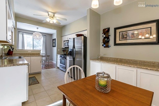 183 Northlight Passe Lake In The Hills, IL 60156 - Photo 9 of 23