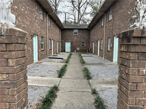 $850 | 1005 Dimarco Drive, Unit 6, Marrero, LA 70072