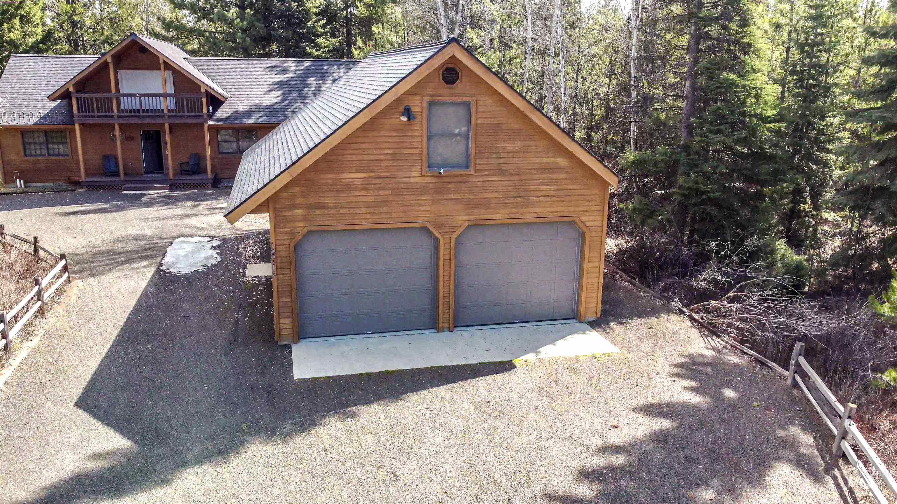 12712 Hereford Road Donnelly, ID 83615 - Photo 30 of 50 View of garage