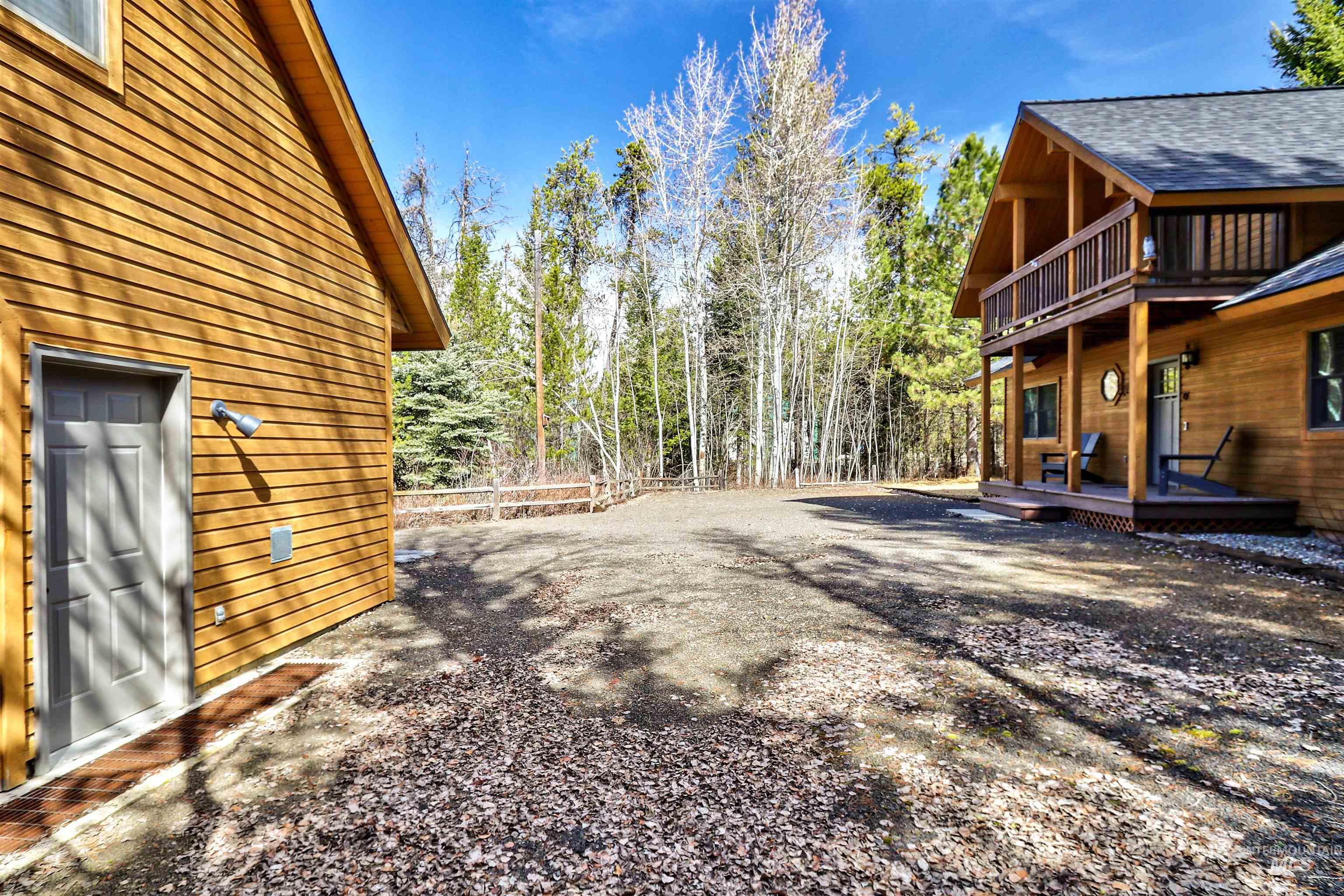 12712 Hereford Road Donnelly, ID 83615 - Photo 5 of 50 View of yard featuring a porch