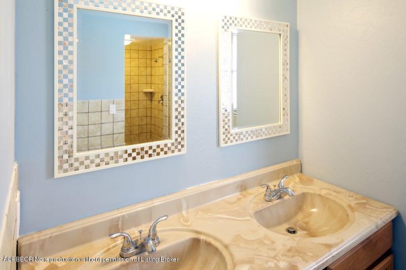 314 Beach Curve Road Lantana, FL 33462 - Photo 15 of 21 14 Bathroom