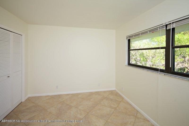314 Beach Curve Road Lantana, FL 33462 - Photo 16 of 21 15 Bedroom