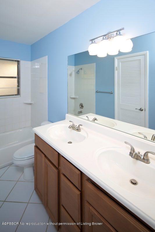 314 Beach Curve Road Lantana, FL 33462 - Photo 17 of 21 16 Bathroom