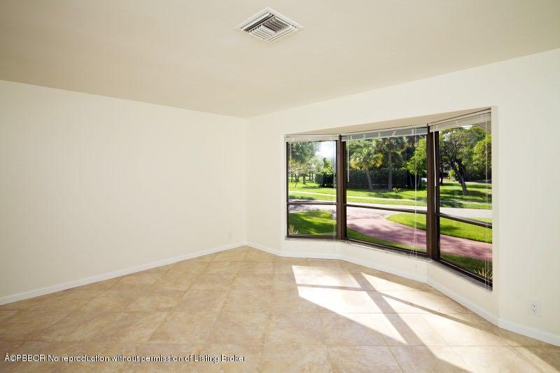 314 Beach Curve Road Lantana, FL 33462 - Photo 4 of 21 3 Living Room