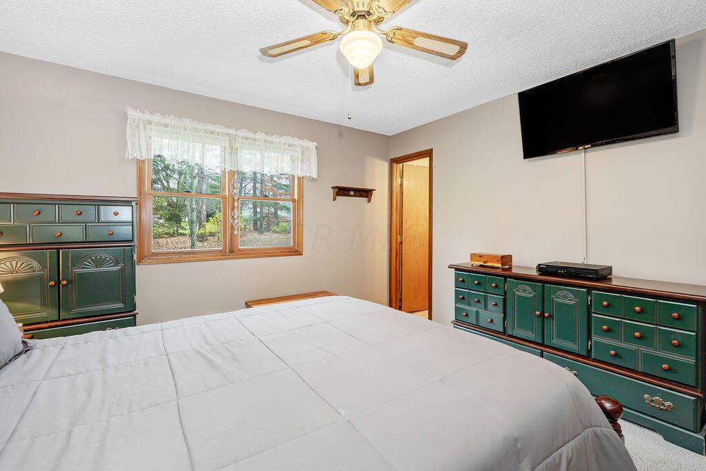 141 Hillgail Road Southwest Pataskala, OH 43062 - Photo 20 of 44 Owner's Suite