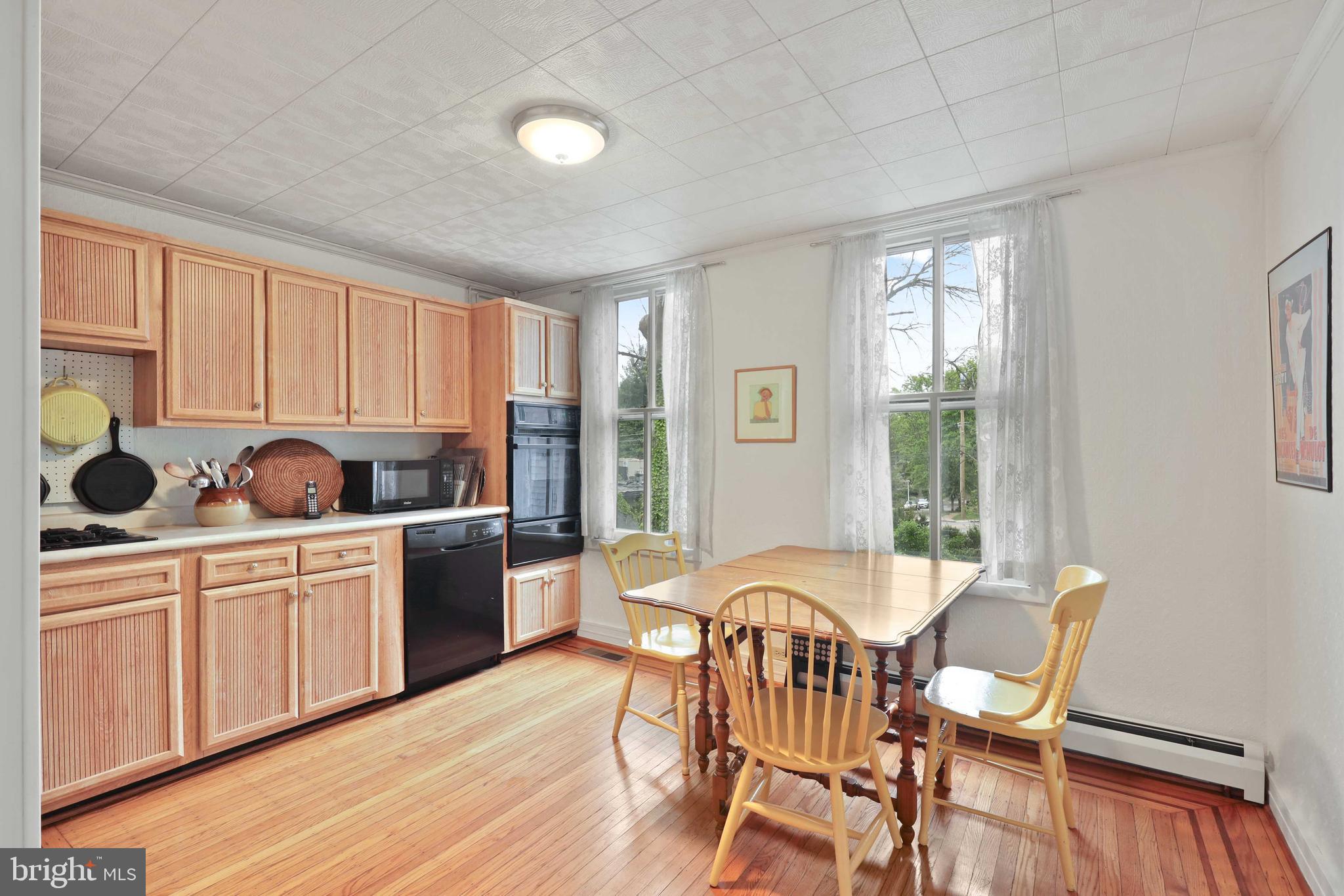 4507 Wilmslow Road Baltimore, MD 21210 - Photo 17 of 59 Large, eat-in kitchen