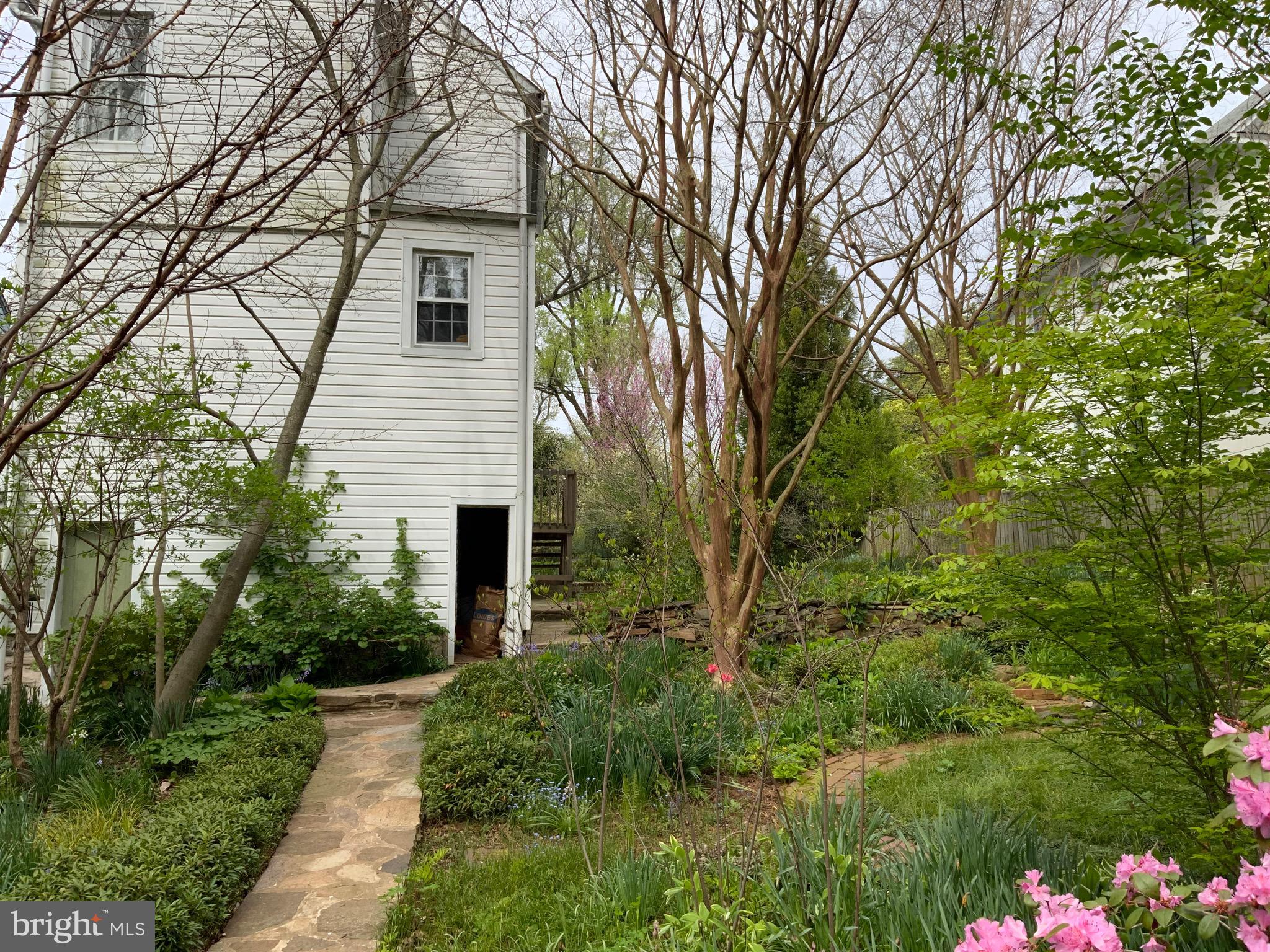 4507 Wilmslow Road Baltimore, MD 21210 - Photo 49 of 59 Amazing landscaping and beautiful gardens