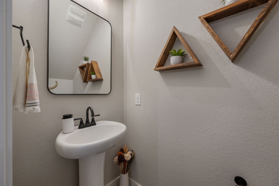 7408 Wildcat Pass Austin, TX 78757 - Photo 12 of 34