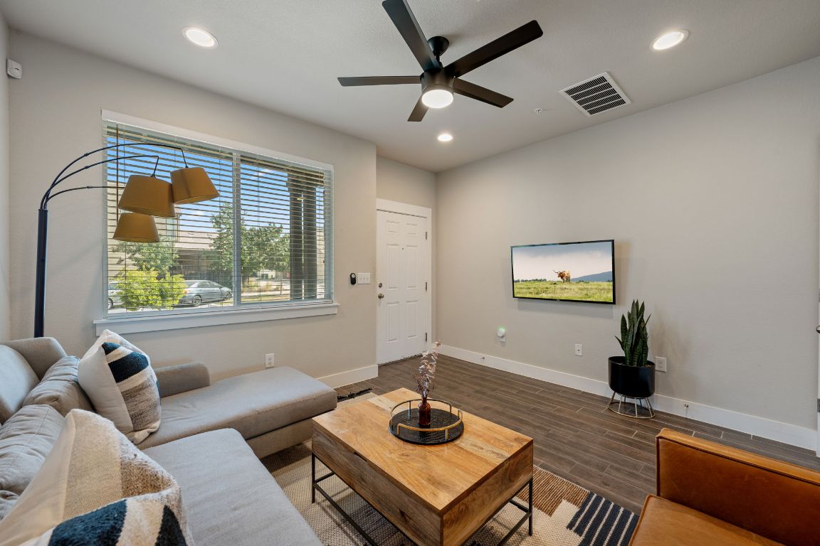 7408 Wildcat Pass Austin, TX 78757 - Photo 5 of 34