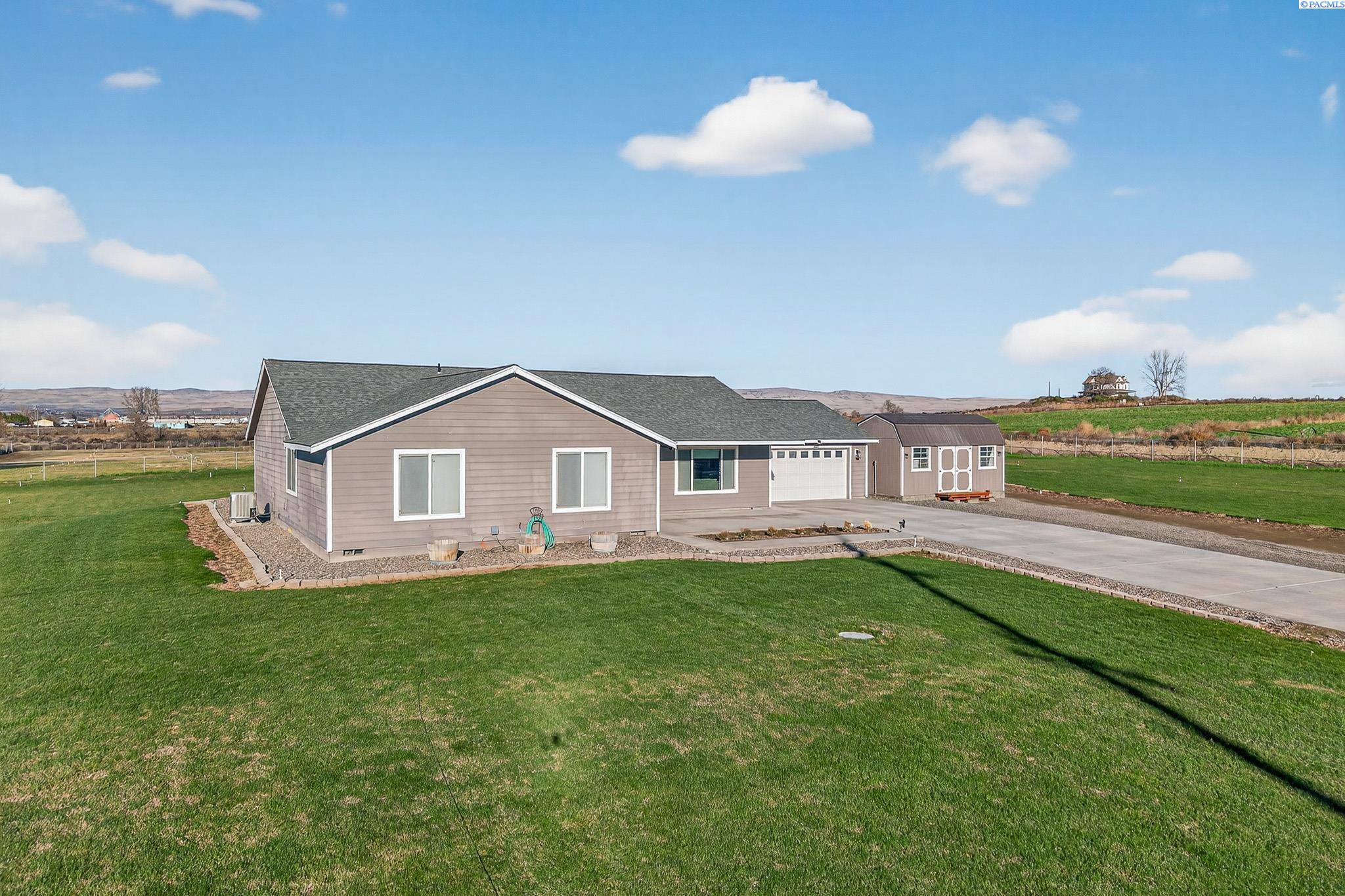 1621 Alexander Road Sunnyside, WA 98944 - Photo 3 of 44 Gallery Image 3
