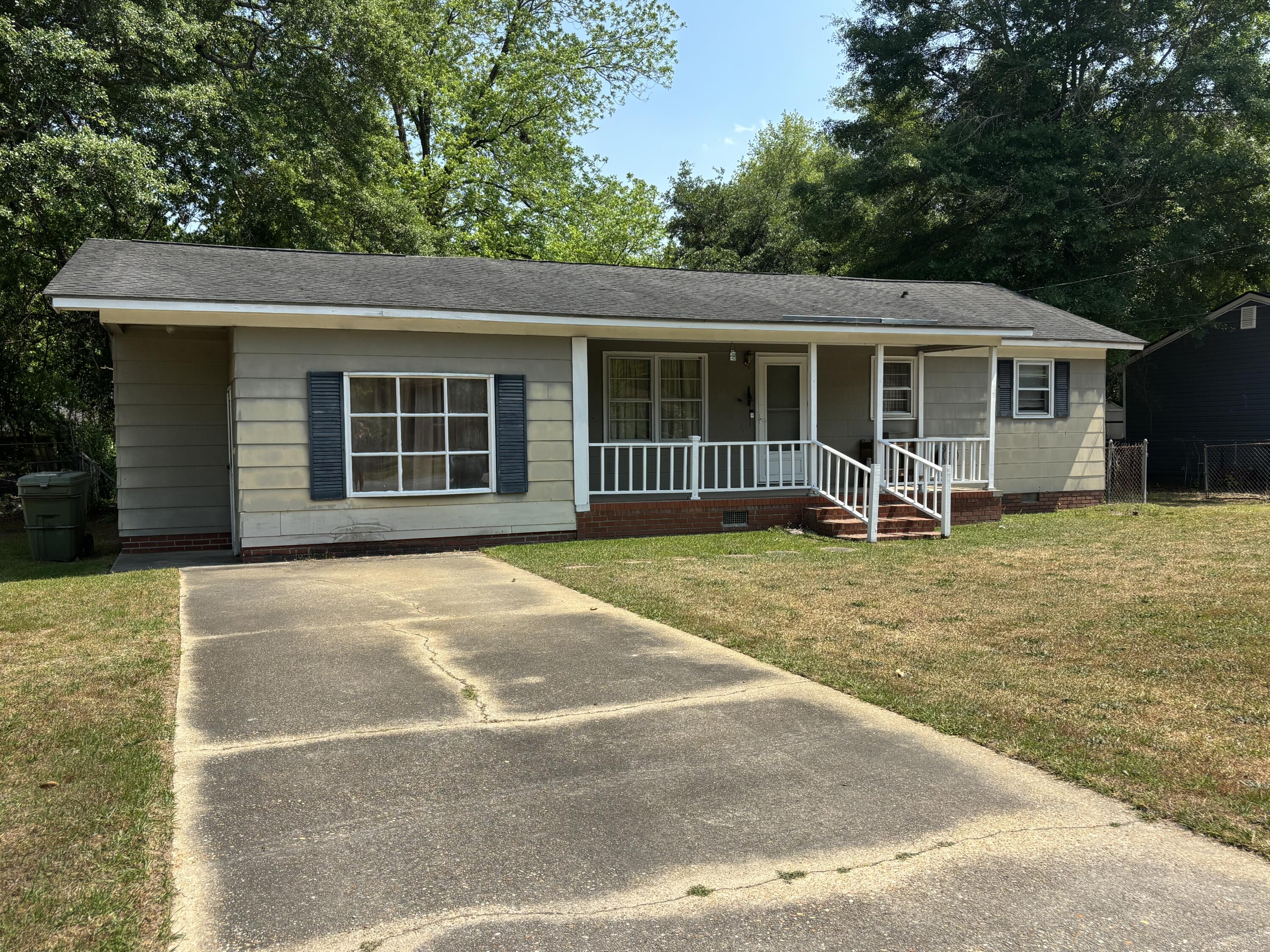 221 Cuttino Road Sumter, SC 29150 - Photo 4 of 32 IMG_7549