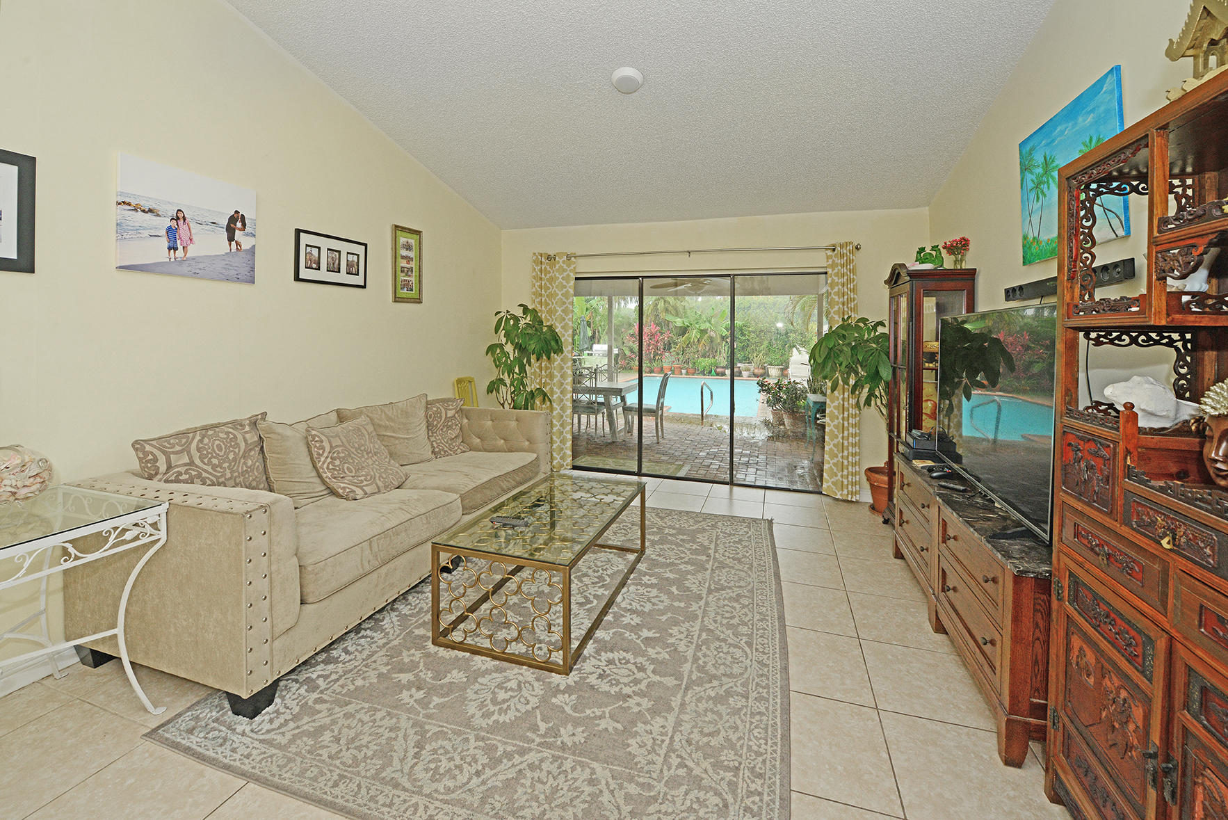 7570 Solimar Circle Boca Raton, FL 33433 - Photo 11 of 28 Family Room