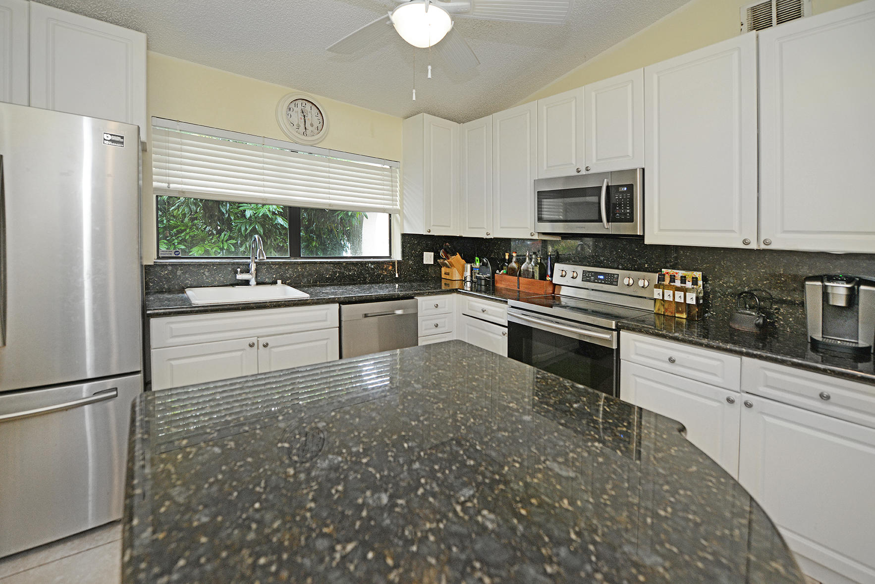 7570 Solimar Circle Boca Raton, FL 33433 - Photo 14 of 28 Kitchen