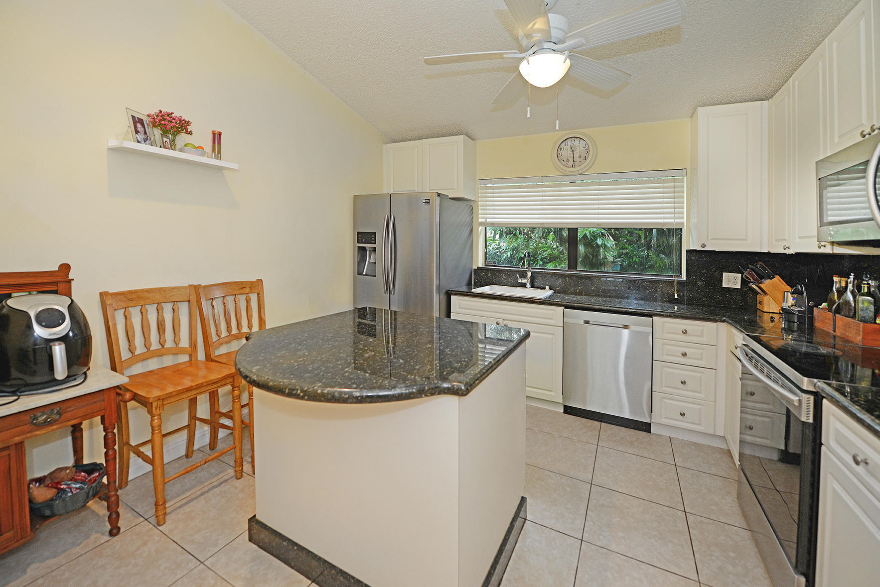 7570 Solimar Circle Boca Raton, FL 33433 - Photo 16 of 28 Kitchen