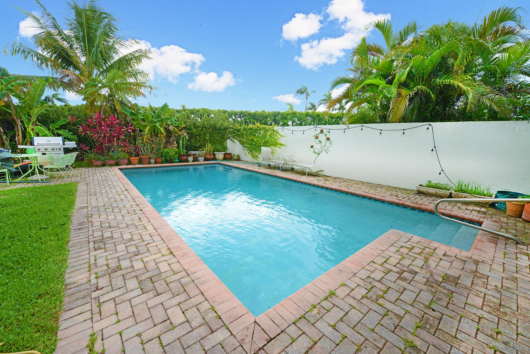 7570 Solimar Circle Boca Raton, FL 33433 - Photo 25 of 28 Pool